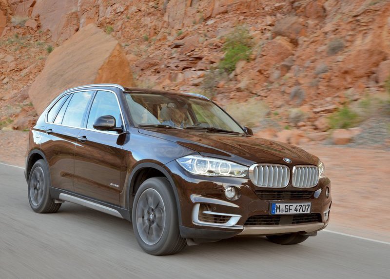 Τρεις γενιές BMW X5 συναντιούνται...(video)