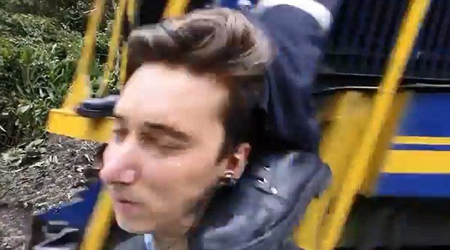Τον χτύπησε τρένο την ώρα που... έβγαζε selfie! (video-φωτο)