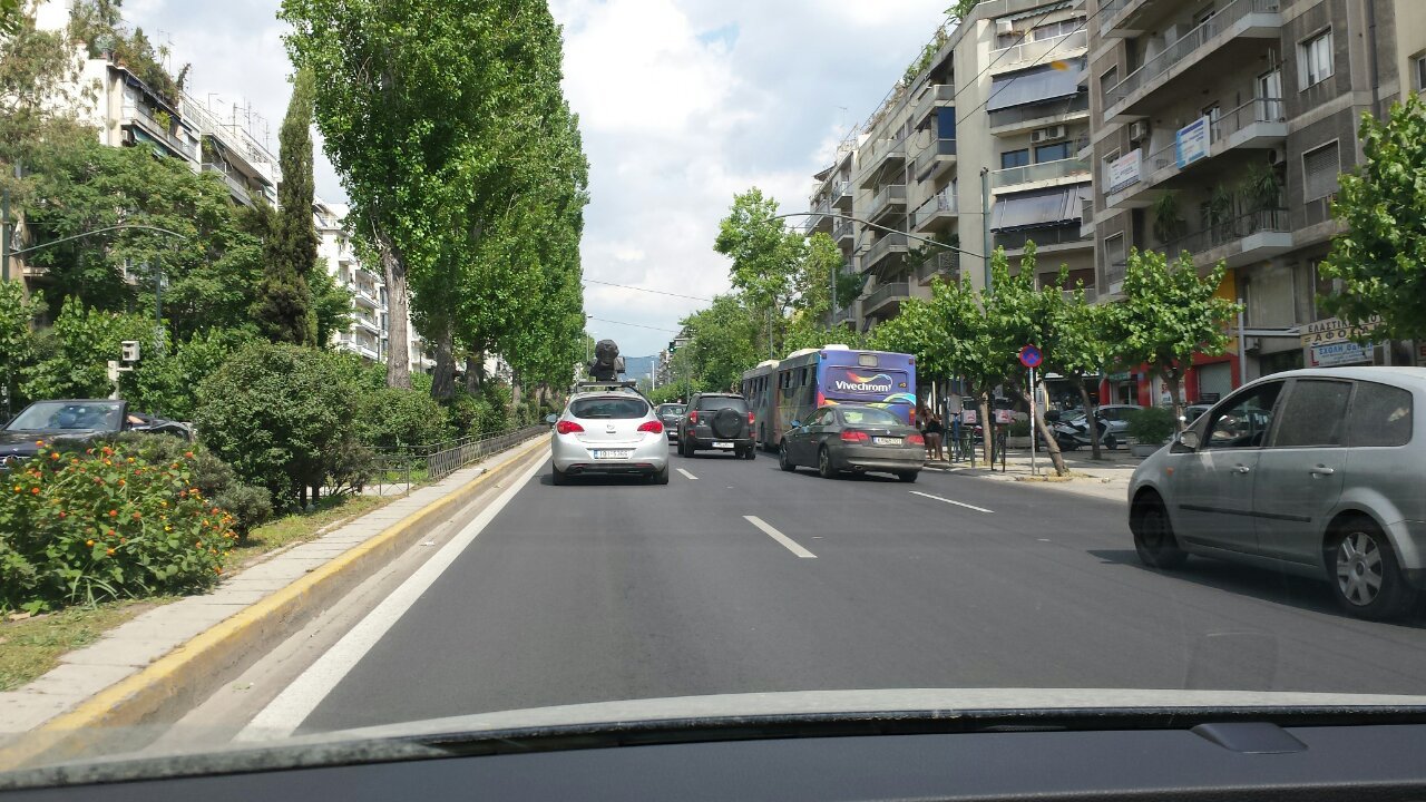Το υπερσύγχρονο αυτοκίνητο της Google στους δρόμους της Αθήνας (φωτο)