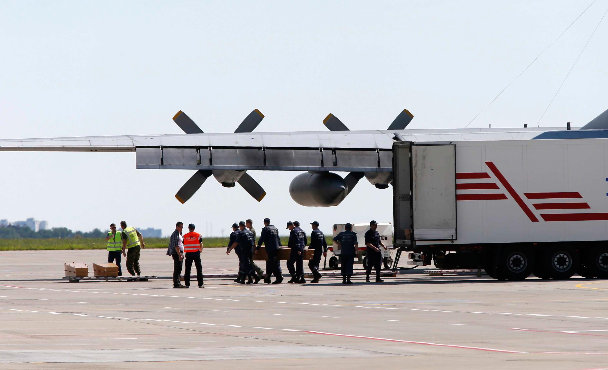 MH17: Άλλες 74 σοροί έφτασαν στην Ολλανδία