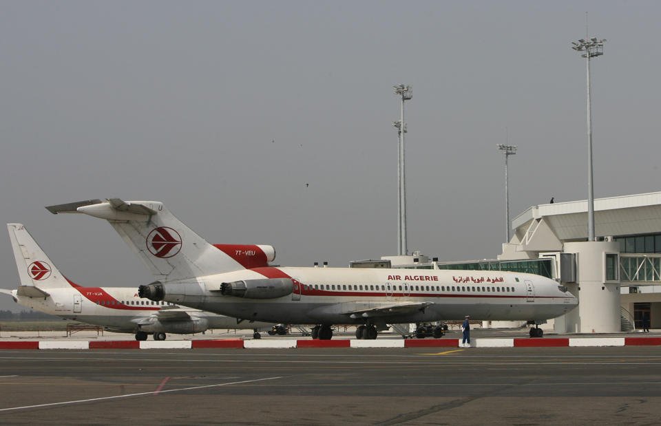 Αναζητούνται τα αίτια της πτώσης του αεροπλάνου της Air Algerie