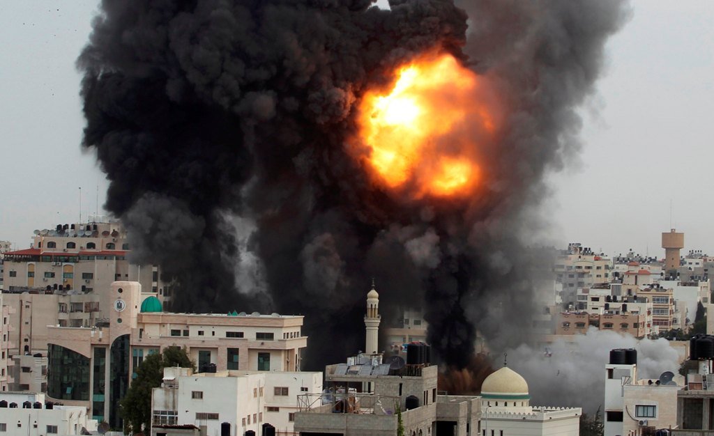 Γάζα: Ισραηλινή αεροπορική επιδρομή έπληξε το κεντρικό νοσοκομείο
