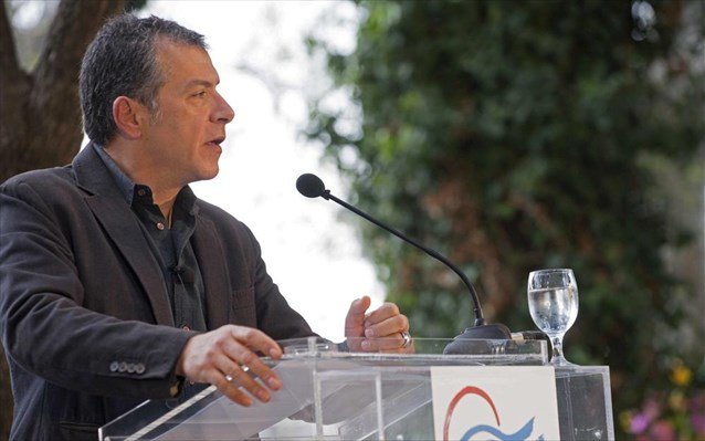 Θεοδωράκης: «Δεν κάνουμε συμπαιγνίες κορυφής για να διασώσουμε τα παλαιά κόμματα»