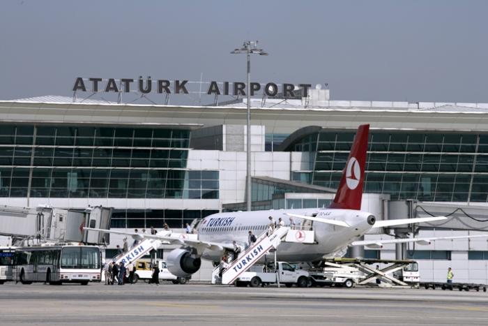 Ακυρώθηκαν πτήσεις στην Κωνσταντινούπολη λόγω της βροχόπτωσης – ένας νεκρός