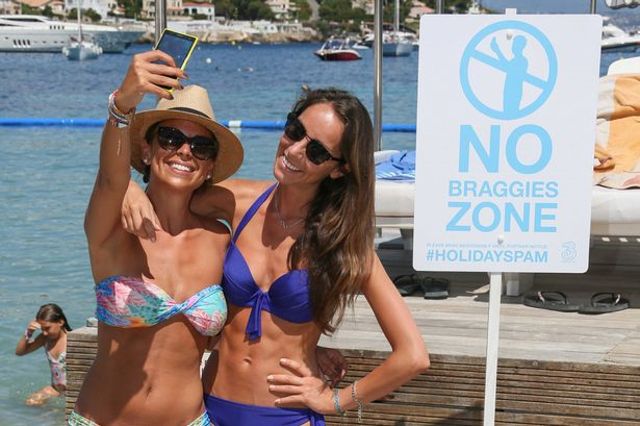 Απίστευτο: Απαγόρευσαν τις selfie σε παραλία της Γαλλίας