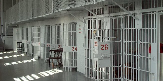Φυλακές Αυλώνα: Συνελήφθησαν δύο άτομα που προσπάθησαν να περάσουν ναρκωτικά και κινητά τηλέφωνα