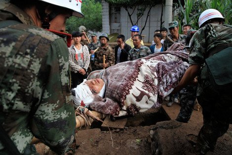 Κίνα: Πάνω από 400 νεκροί και 2.300 τραυματίες από τον «φονικό» σεισμό (φωτο & video)