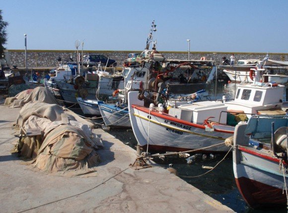 Έκκληση των ψαράδων Αλίμου να διατηρηθεί το παραδοσιακό καταφύγιο τους