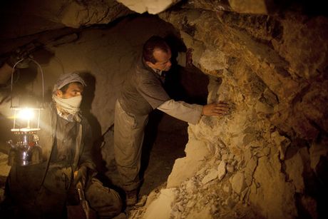 Εννέα ανθρακωρύχοι παγιδεύτηκαν σε κατάρρευση ορυχείου