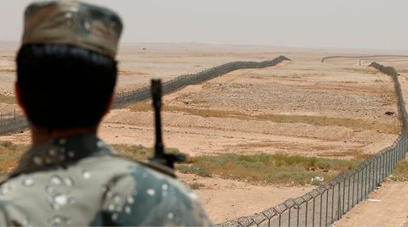Σαουδική Αραβία: Έχτισαν τείχος 900 χλμ. για να προστατευθούν από το ΙΚ