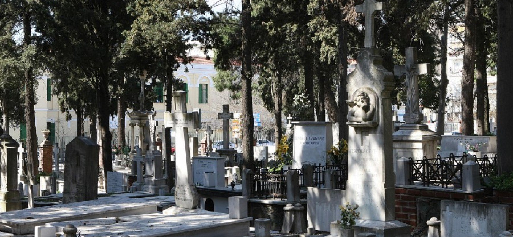 Απίστευτο: Γυναίκα θάφτηκε ζωντανή στη Θεσσαλονίκη (;)