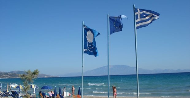 Αποσύρθηκε η γαλάζια σημαία από 38 ελληνικές ακτές