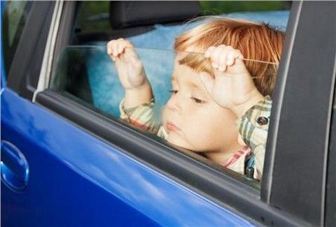 Ευρωπαίοι οδηγοί: ακόμα και τα παιδιά τους αναστατώνουν με την οδηγική τους συμπεριφορά