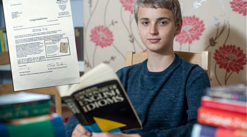 Βρετανία: ένας 14χρονος «βάζει κάτω» τους Αϊνστάιν, Χόκινγκ και Γκέιτς!