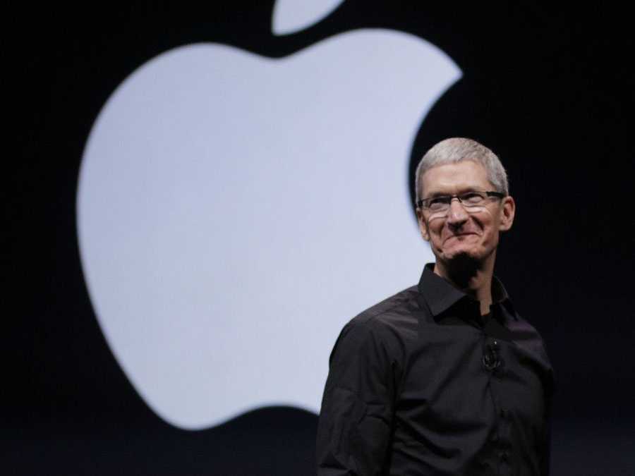 «Είμαι περήφανος που είμαι γκέι» - Ο διάδοχος του Τζομπς στην Apple μιλάει για την προσωπική του ζωή