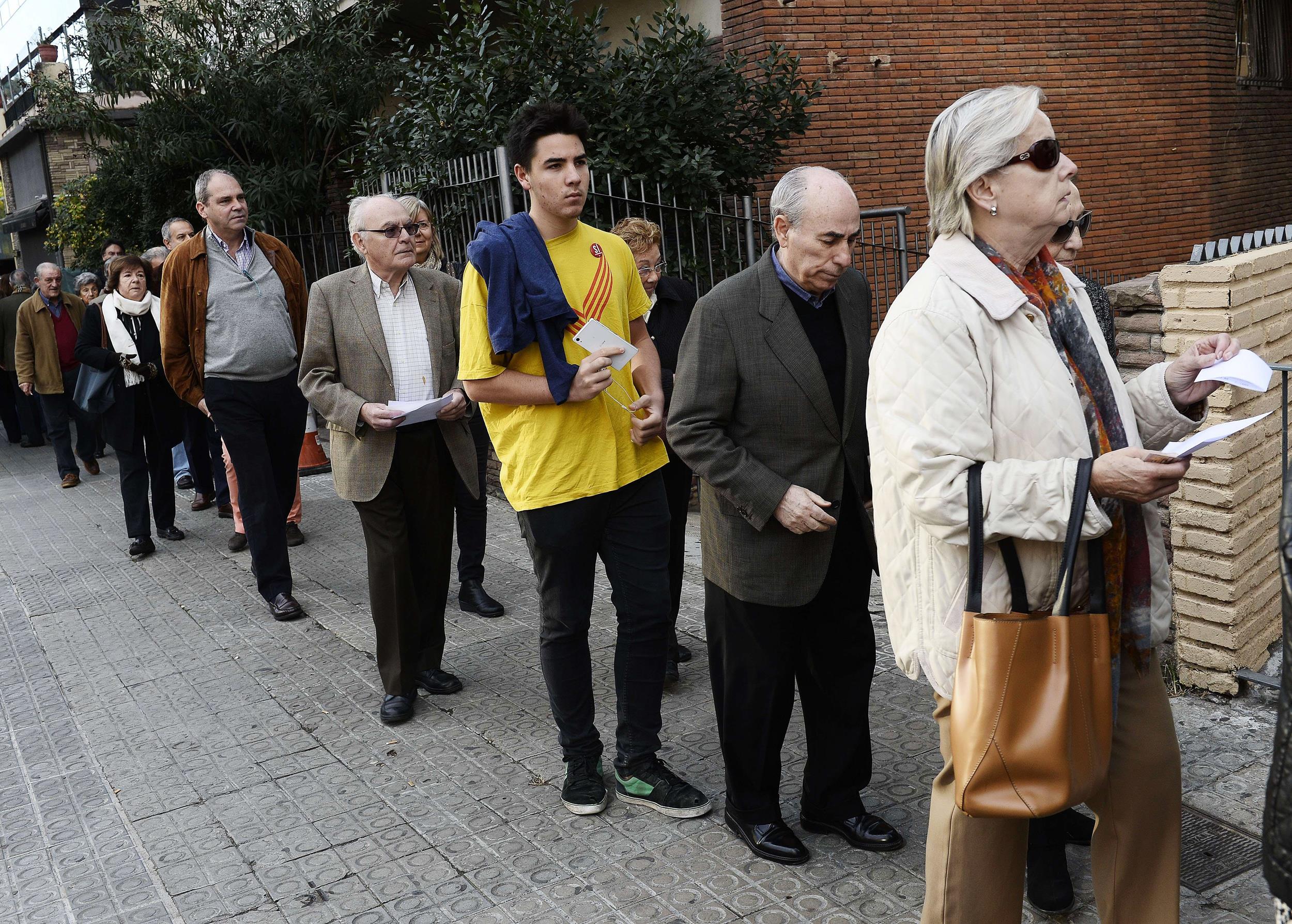 Μικρό ποσοστό συμμετεχόντων ψήφισε κατά 80% «Ναι» στην ανεξαρτησία της Καταλονίας