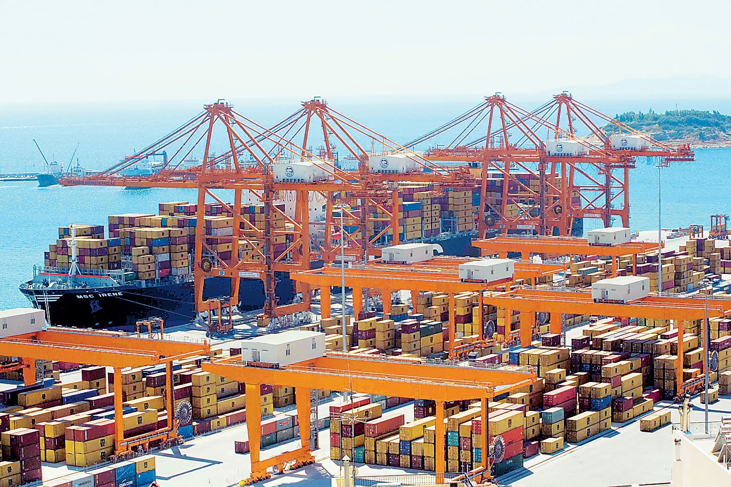 Προσεχώς και τέταρτη πολυεθνική φέρνει η COSCO στο λιμάνι του Πειραιά