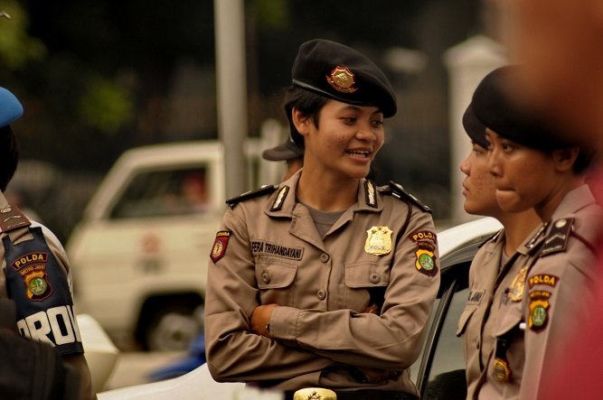 Ζητούνται… καλές παρθένες για την αστυνομία της Ινδονησίας!