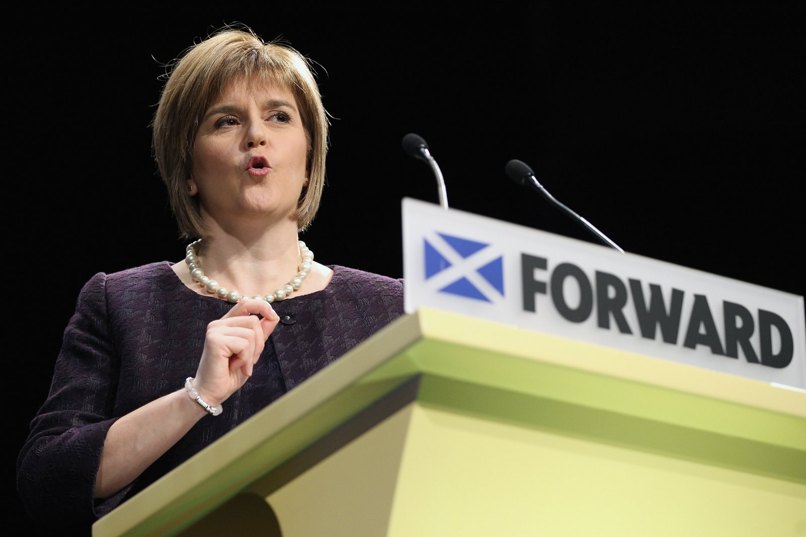 Αναδείχθηκε η πρώτη γυναίκα πρωθυπουργός στην Σκωτία