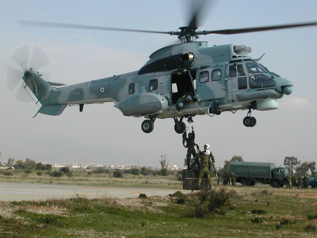 Συνάντηση επιτελών της Πολεμικής Αεροπορίας με αντιπροσωπεία της Airbus Helicopters για τα Σούπερ Πούμα