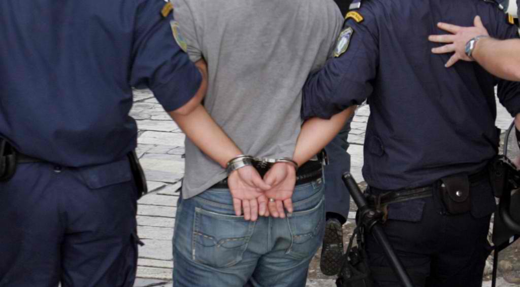 Άρτα: Συνελήφθη 42χρονος για εμπόριο ναρκωτικών και αναζητείται ο πατέρας του