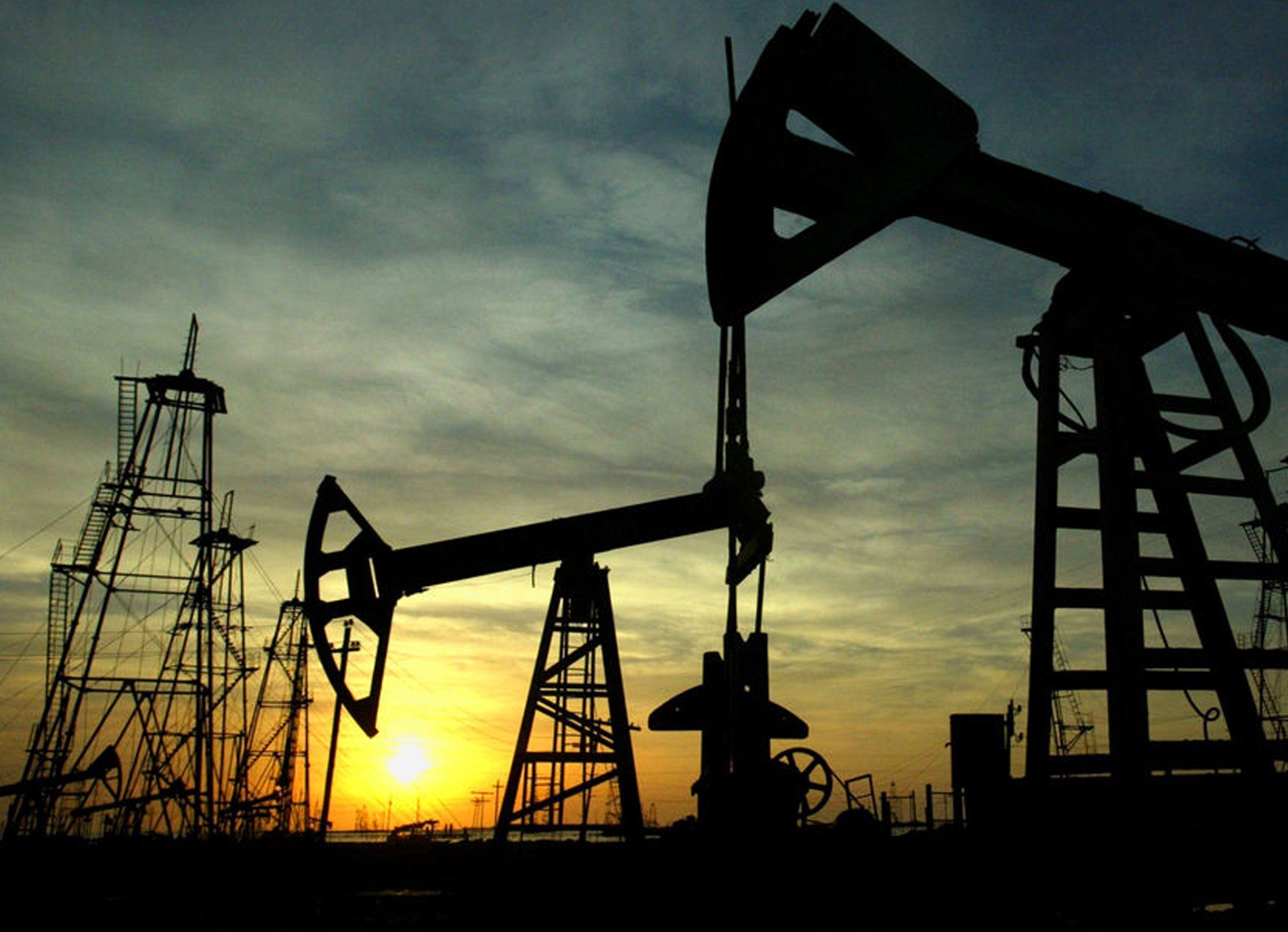 Αμετάβλητη η ημερήσια παραγωγή πετρελαίου – Κατρακυλούν οι τιμές