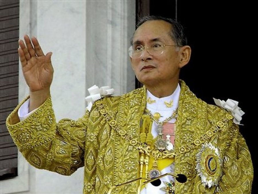 Μία περίεργη θεωρία για τον βασιλιά της Ταϊλάνδης