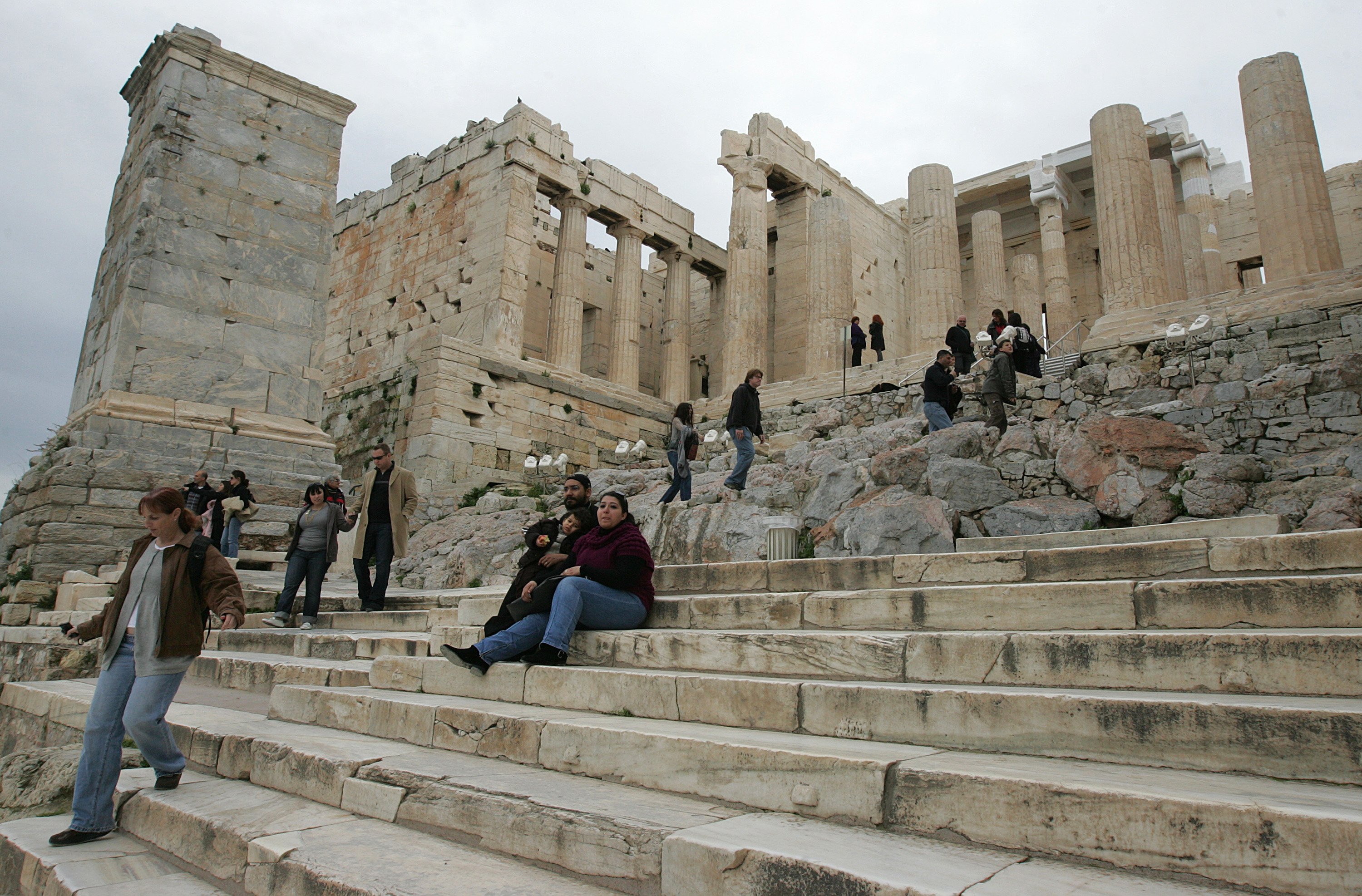 New York Times: Αναταραχή στην τουριστική βιομηχανία της Ελλάδας