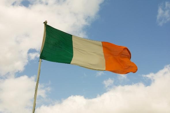 Η Ιρλανδία στηρίζει την Ελλάδα για το χρέος!