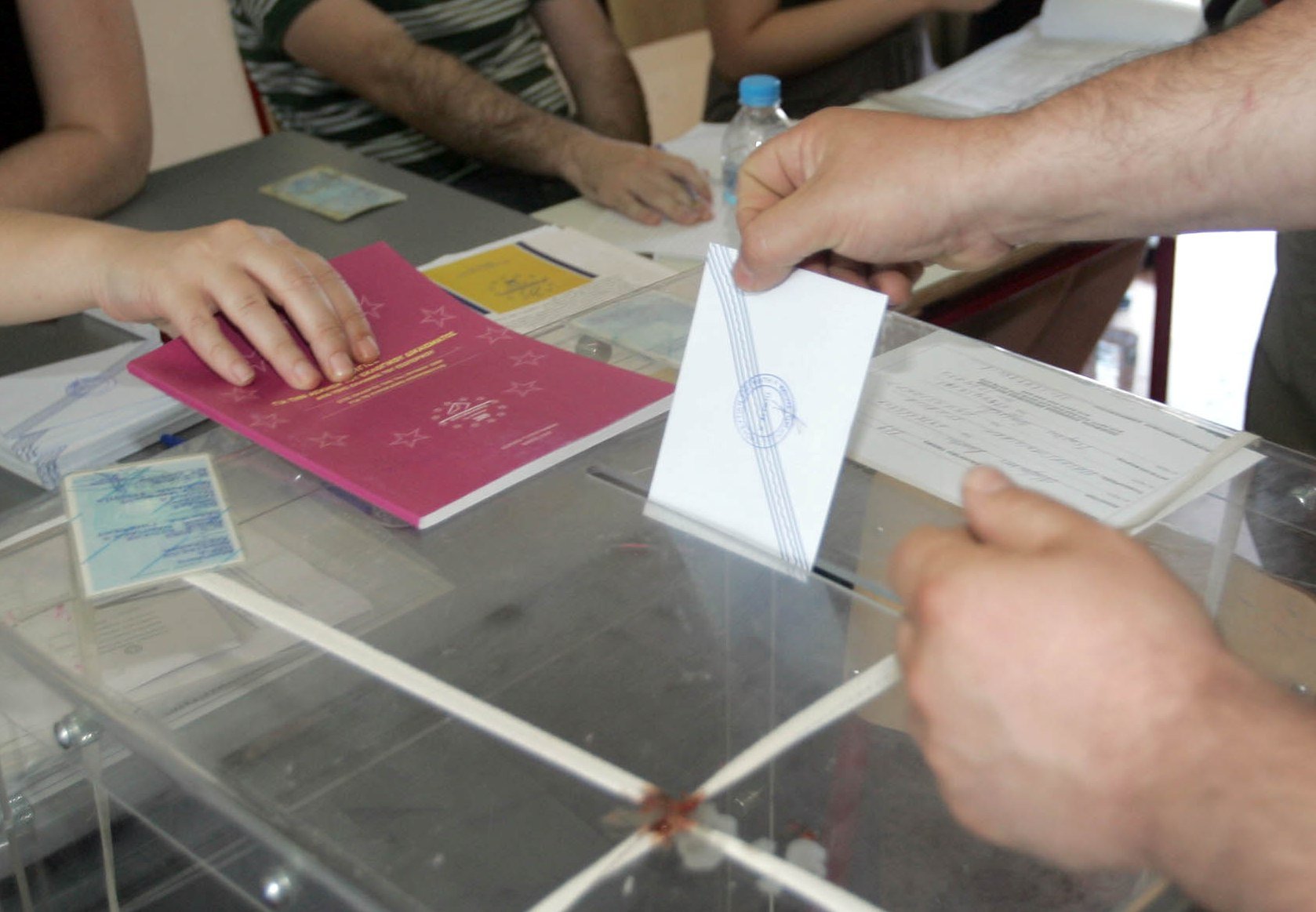 Νέες δημοσκοπήσεις: Πρωτιά ΣΥΡΙΖΑ σε όλες - Ποια κόμματα μπαίνουν στην επόμενη Βουλή