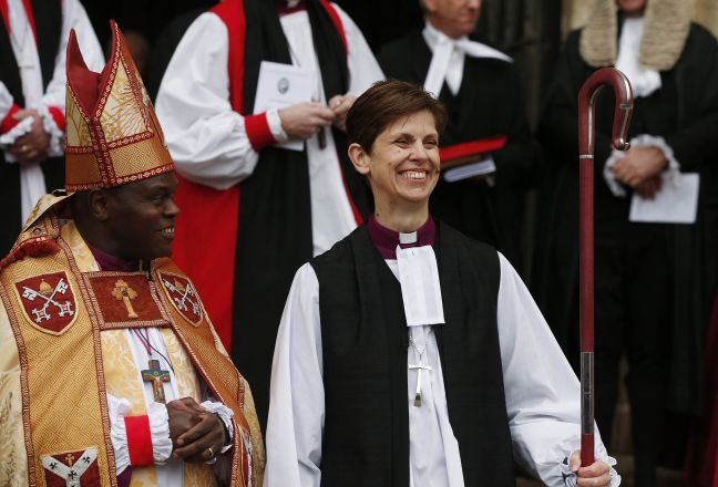 Αγγλία: Χειροτονήθηκε η πρώτη γυναίκα επίσκοπος