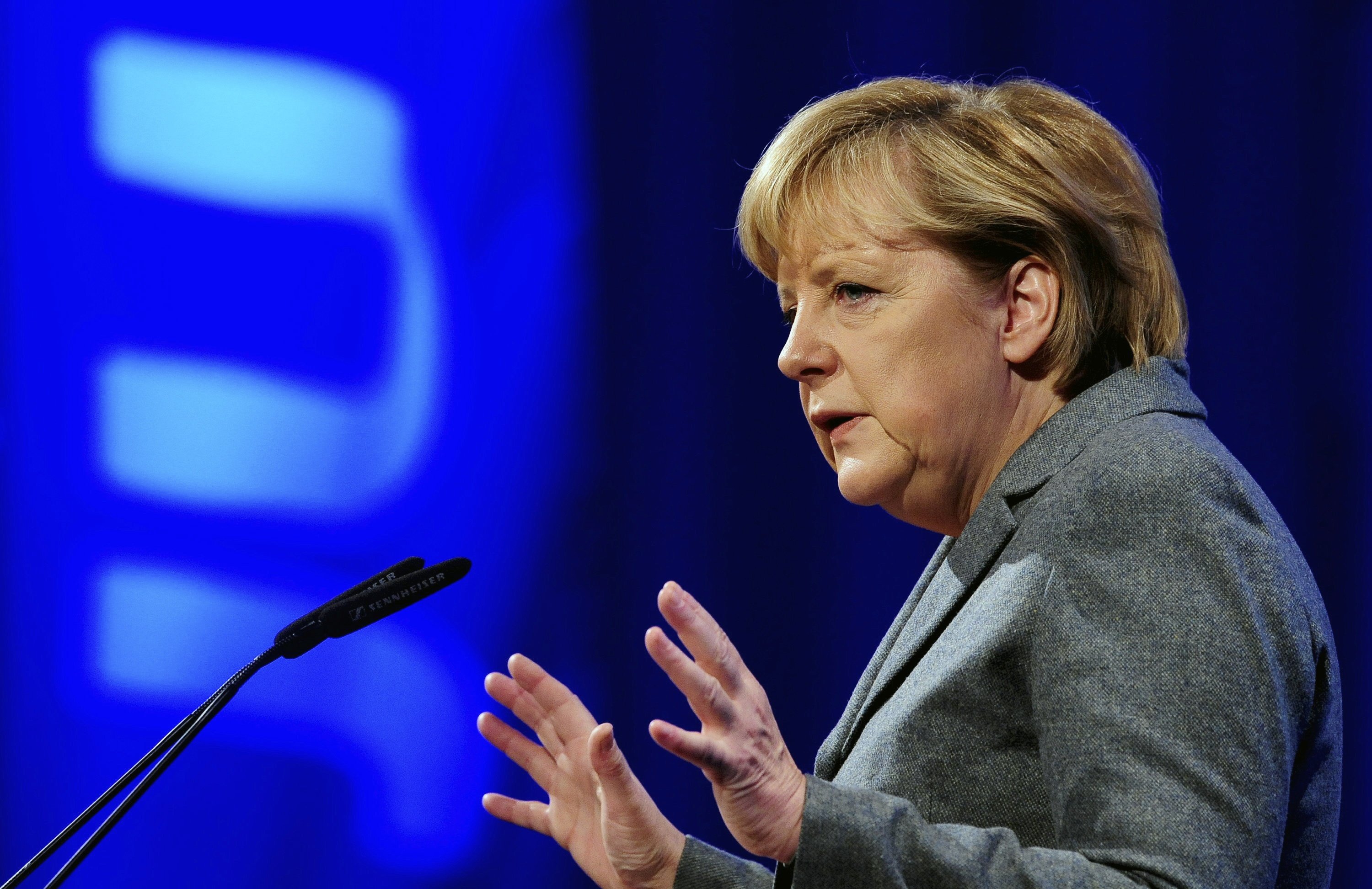 Mέρκελ: "Θα ήθελα η Ελλάδα να παραμείνει στην ευρωζώνη"