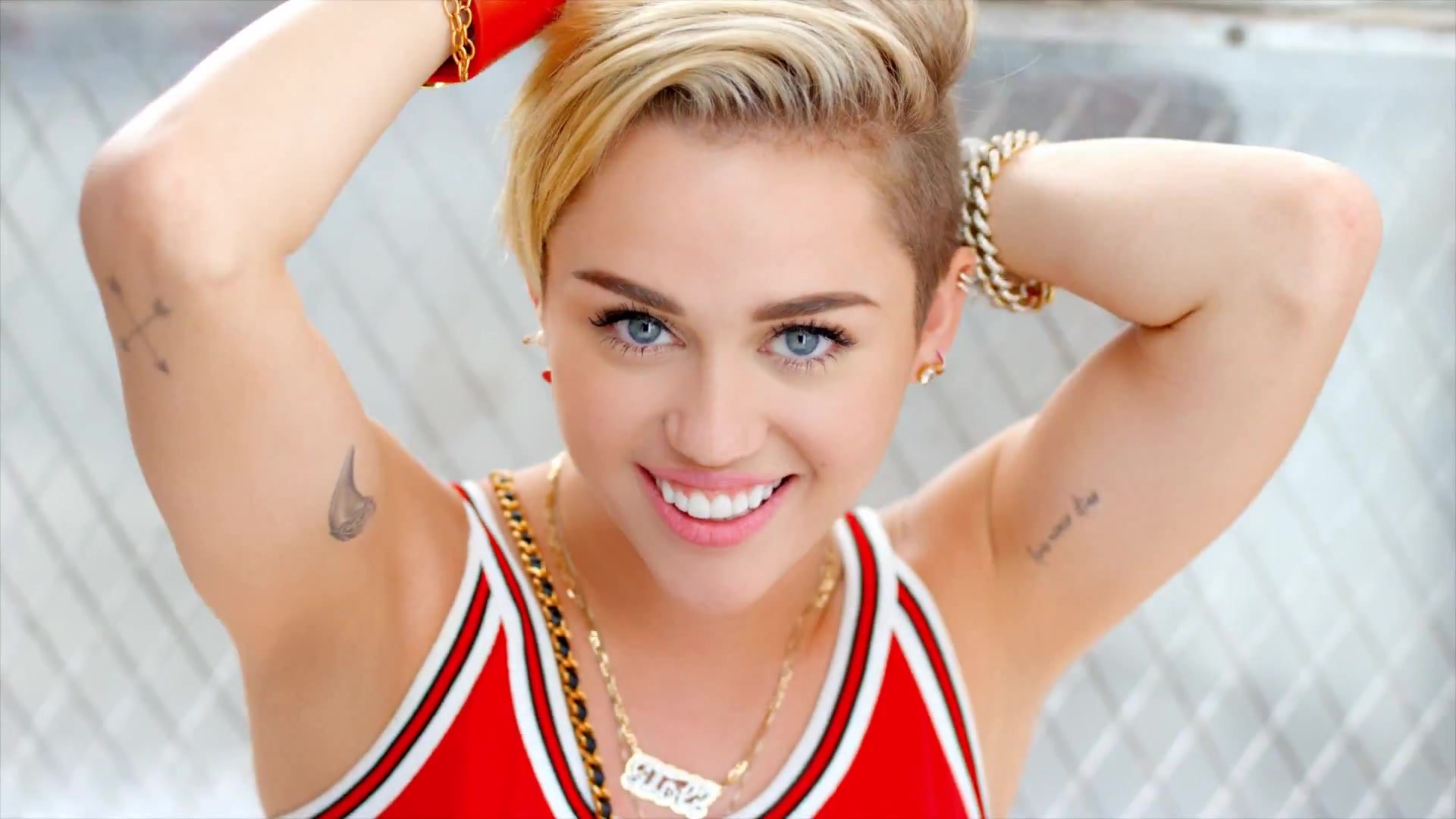 Η Miley Cyrus «βουτηγμένη» στα ναρκωτικά! (φώτο)