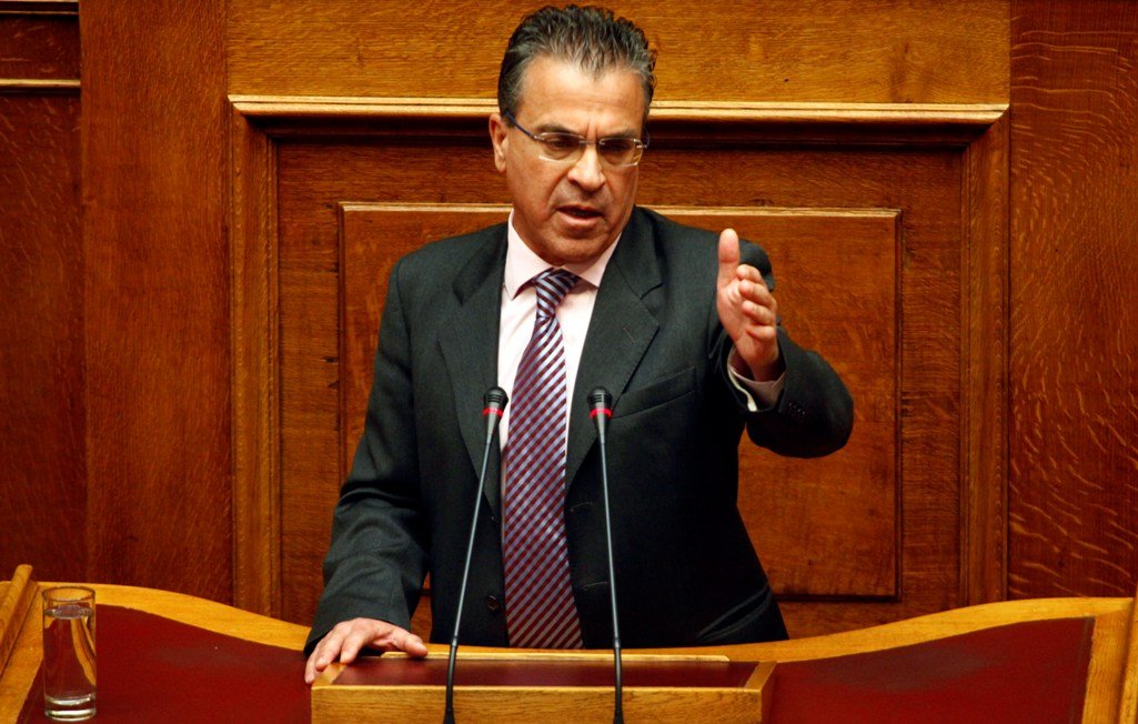 Ο Ντινόπουλος κατηγόρησε τον Κουβέλη ότι χρηματίστηκε να μην στηρίξει Δήμα
