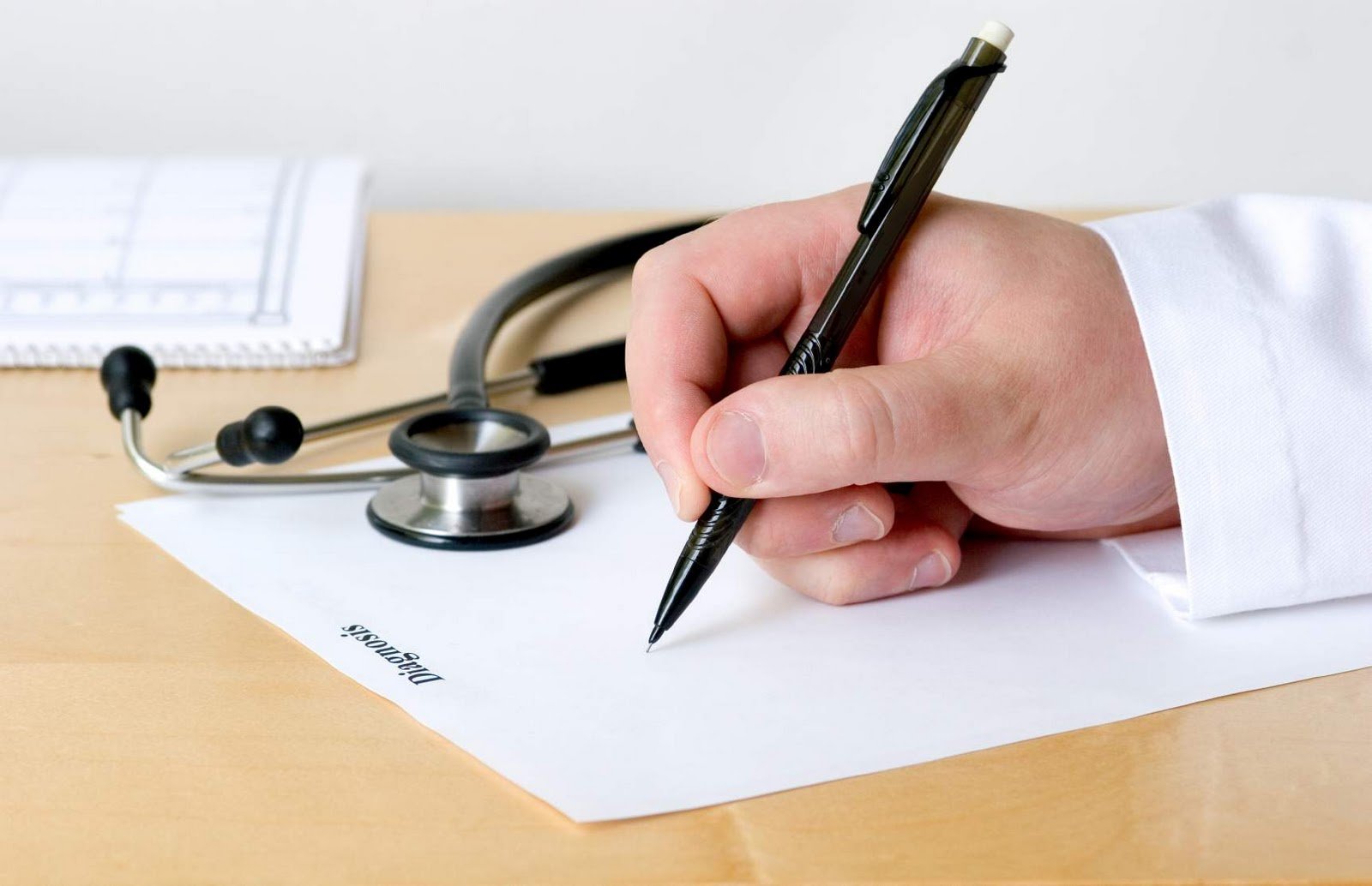 To Υπ. Υγείας απέσυρε την απόφαση για συνταγογράφηση από νοσηλευτές