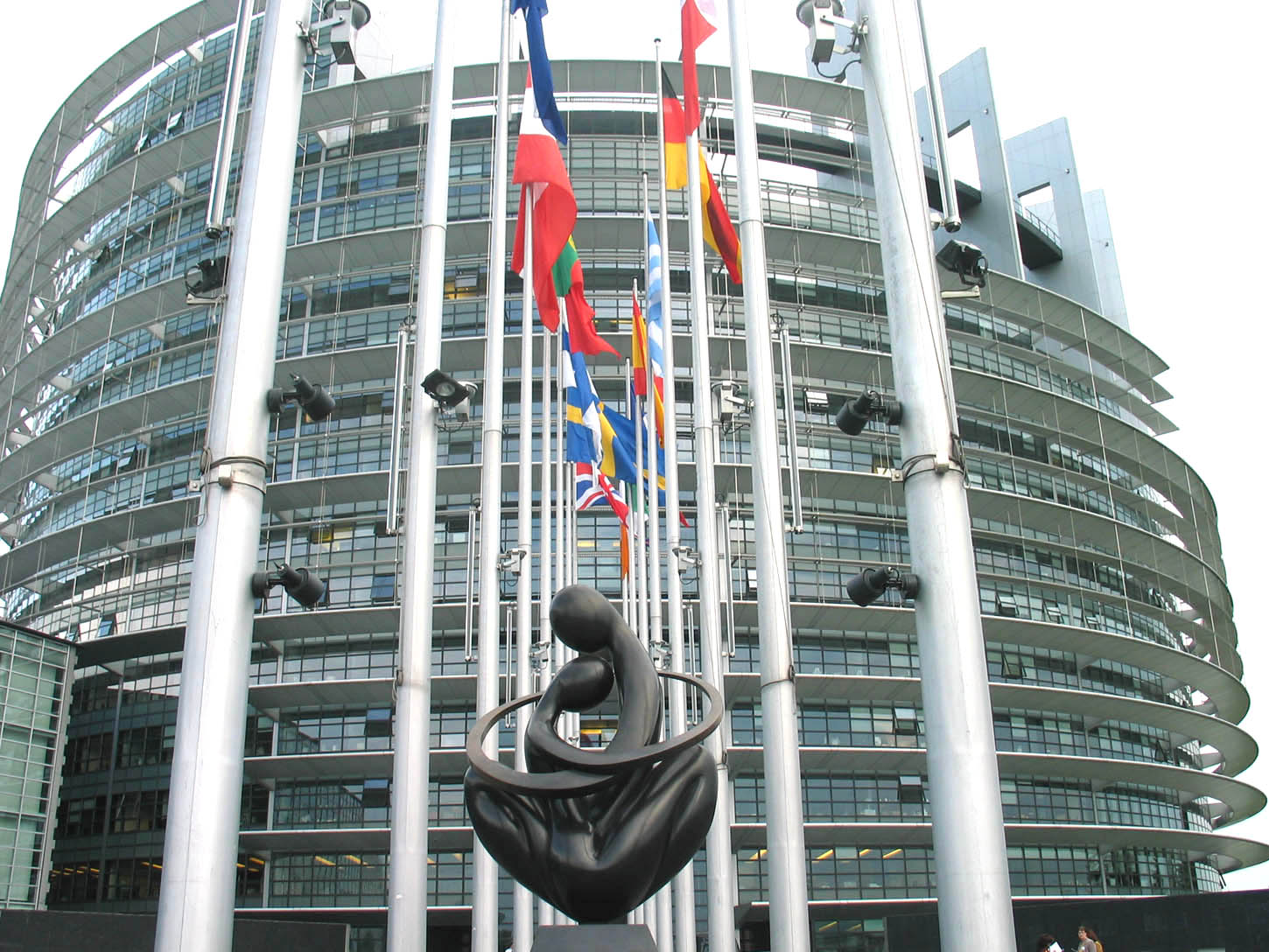 Ευρωκοινοβούλιο: Εκκενώθηκε το κτήριο λόγω ειδοποίησης για βόμβα