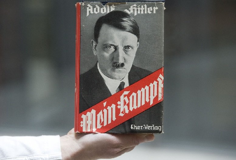 Γερμανία: Επανακυκλοφορεί μετά από 75 χρόνια «Ο Αγών μου» του Χίτλερ