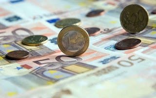 Στα 751 ευρώ θα επανέλθει ο κατώτατος μισθός, υπό προϋποθέσεις