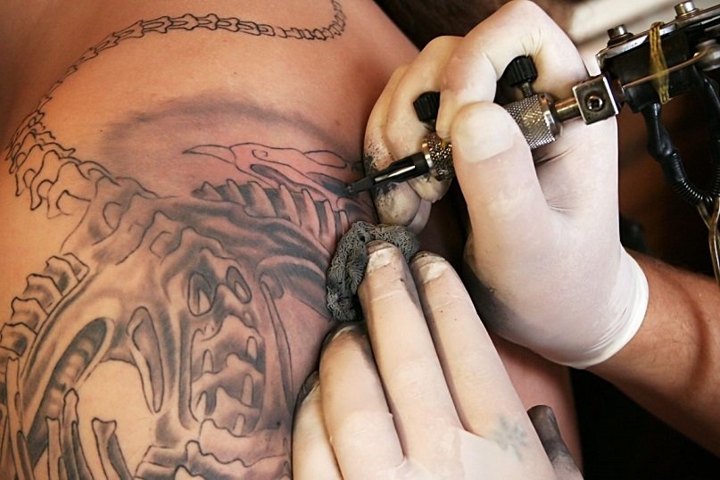 Αφαίρεση τατουάζ με ειδική κρέμα