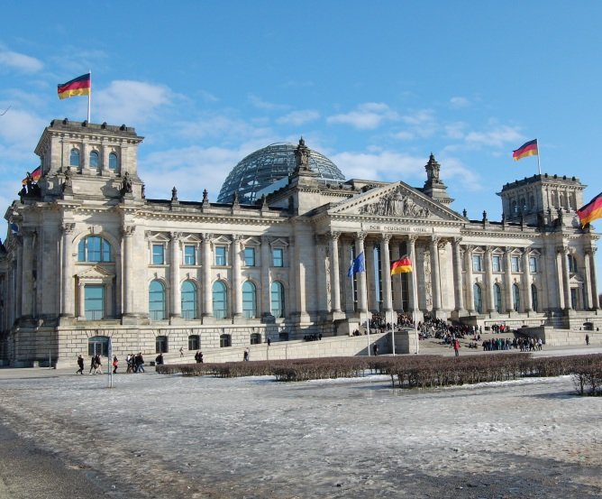 Βερολίνο: Πρώτα η λίστα μεταρρυθμίσεων, μετά η έγκριση της συμφωνίας