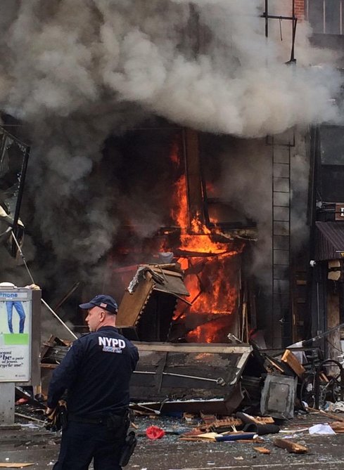 Τρομακτική έκρηξη σε κτίριο στη Νέα Υόρκη - Δεκάδες τραυματίες (φωτο)