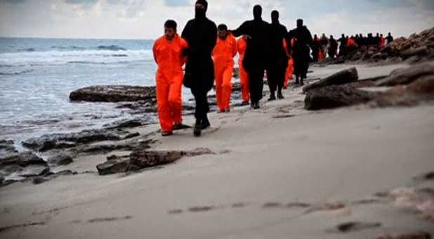 «Ιησούς» ήταν η τελευταία λέξη των 21 Αιγύπτιων χριστιανών που αποκεφάλισε η ISIS στη Λιβύη
