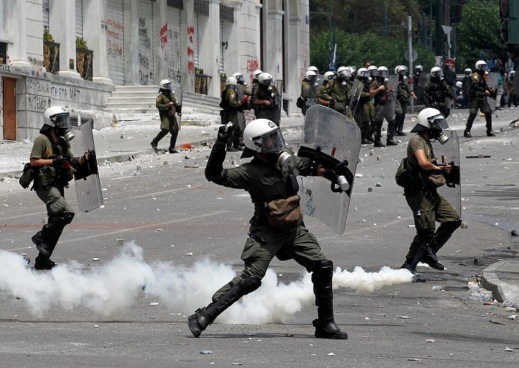 Πανούσης: «Οδηγός συμπεριφοράς» προς την Αστυνομία – Όχι βία και χημικά στις διαδηλώσεις
