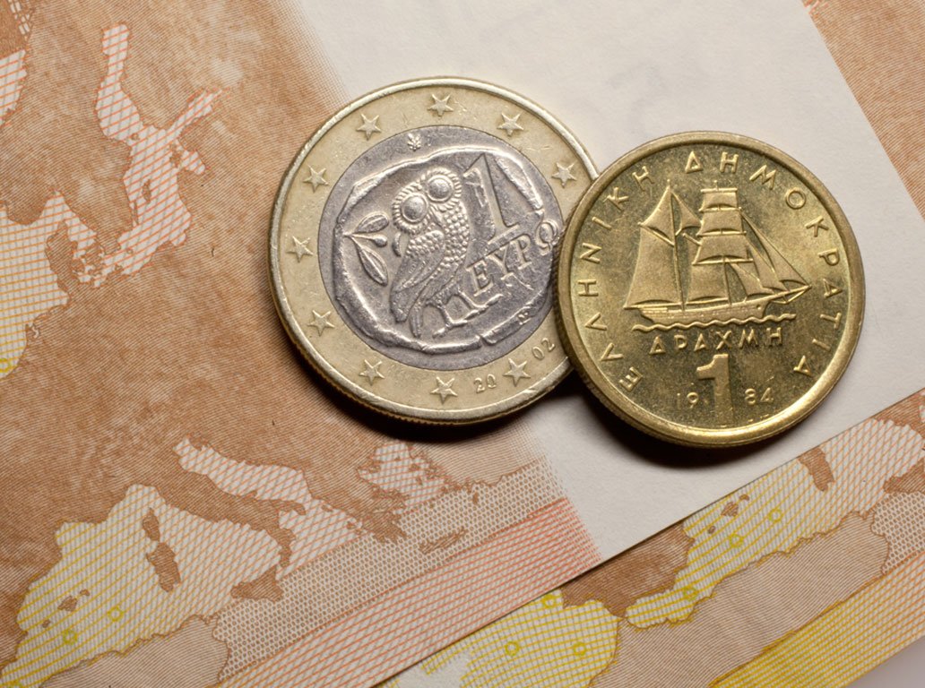 Wall Street Journal: Τι θα συμβεί εάν η Ελλάδα επιστρέψει στη δραχμή;