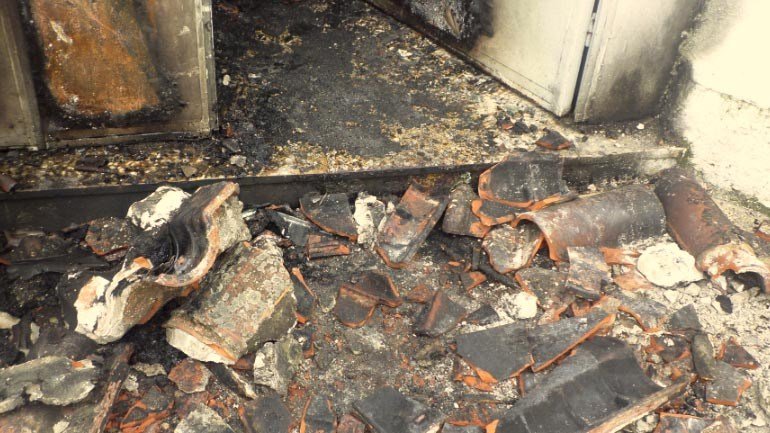 Σε βραχυκύκλωμα οφείλεται η πυρκαγιά στο τέμενος Μαχμούντ Αγά
