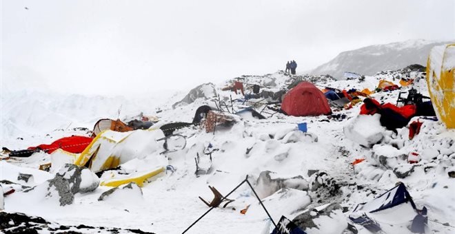 Τύχη βουνό για 9 Έλληνες ορειβάτες – Μια ληστεία τους γλίτωσε από το φονικό σεισμό στο Νεπάλ