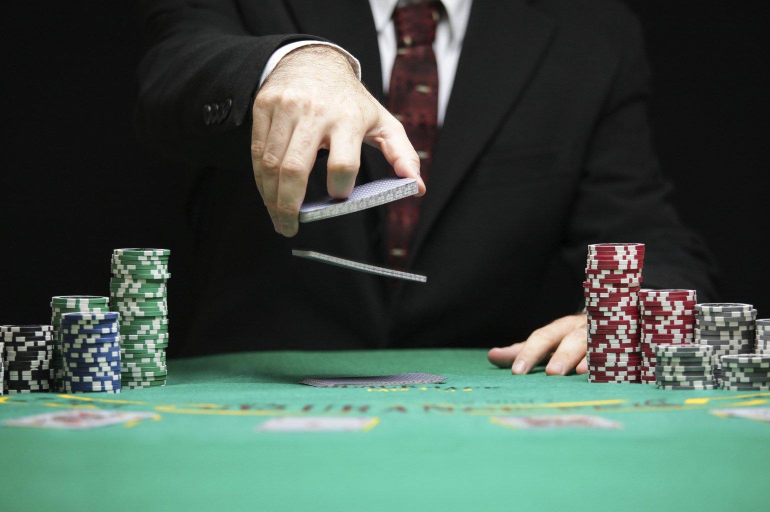 Σκληρό "πόκερ" με τους εταίρους