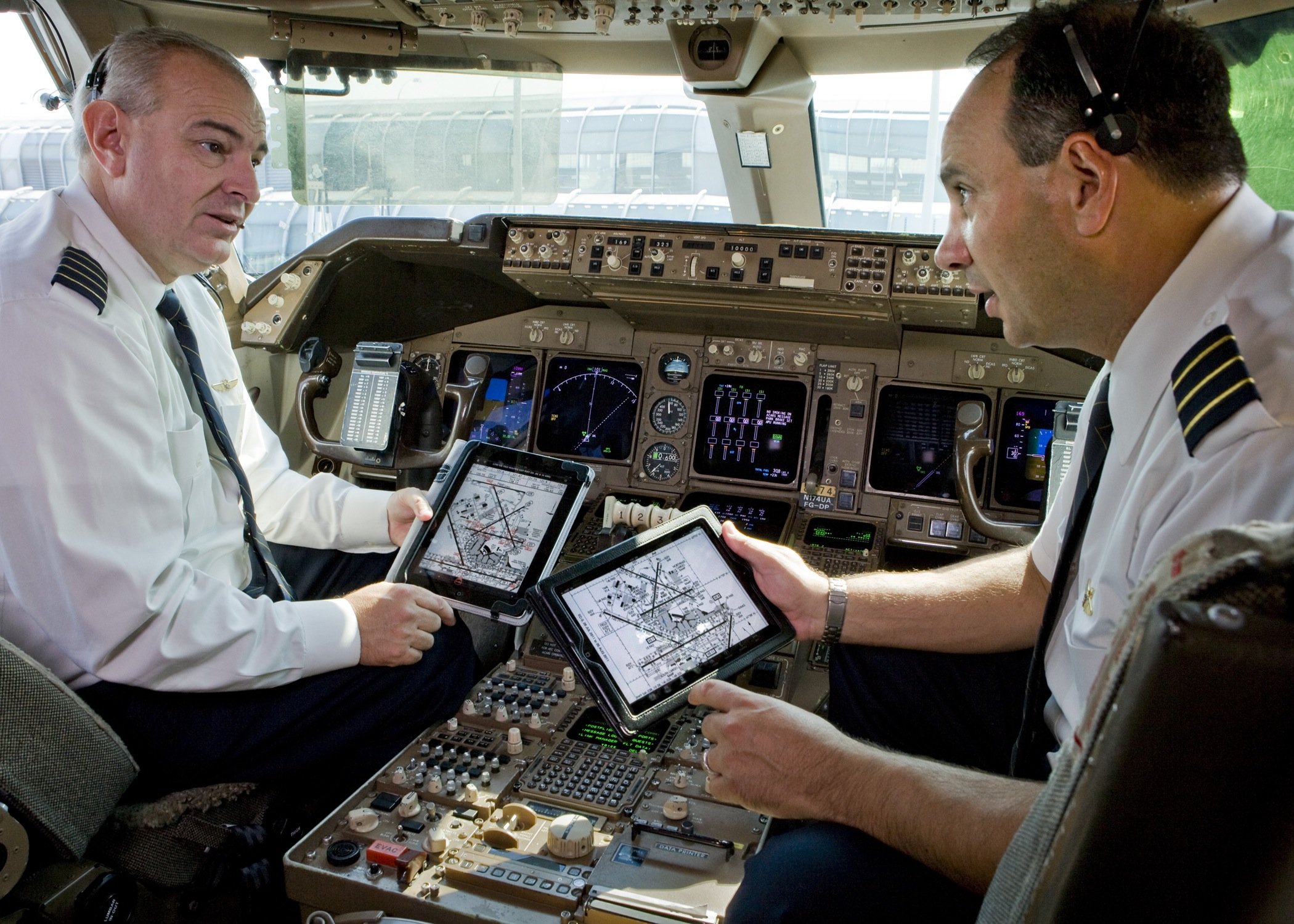 Δεκάδες έκτακτες προσγειώσεις μέσα σε μια ημέρα εξ αιτίας προβληματικής εφαρμογής των iPad