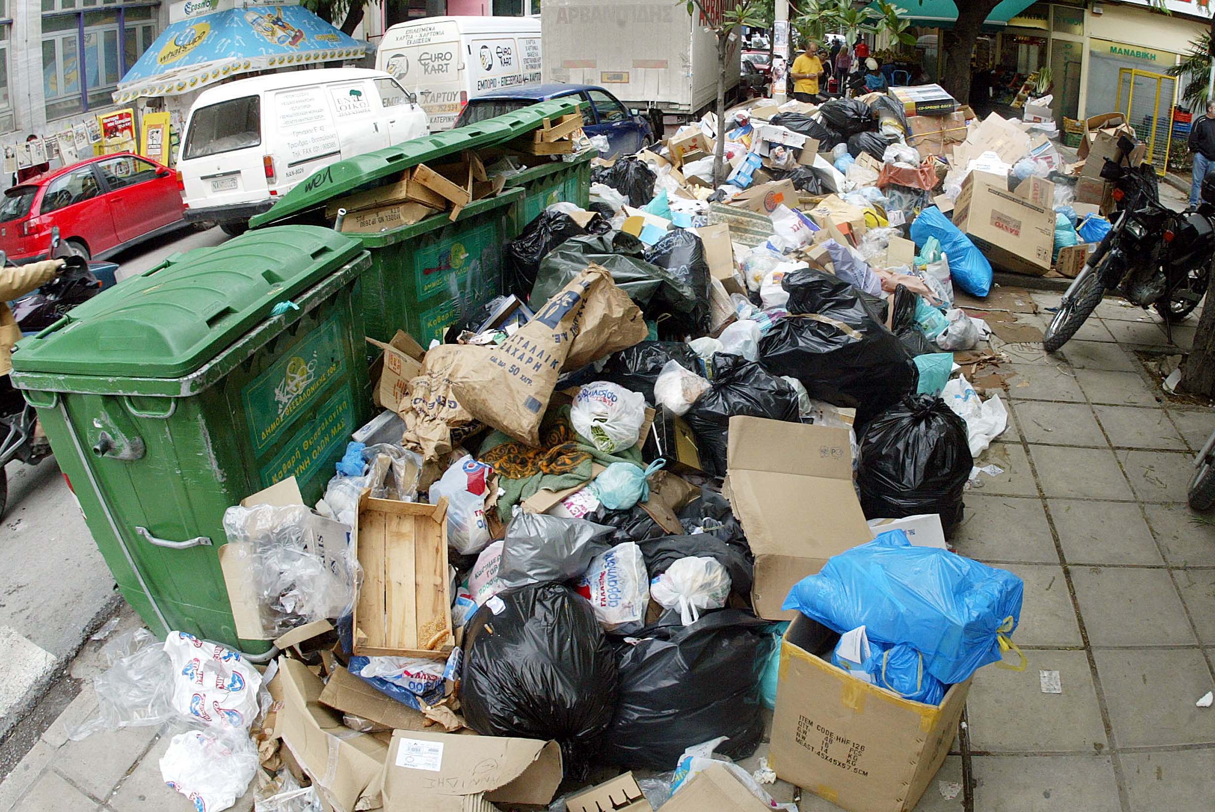 Ρεκόρ σκουπιδιών το τριήμερο των Χριστουγέννων στη Θεσσαλονίκη – Συγκεντρώθηκαν 1.700 τόνοι απορριμμάτων