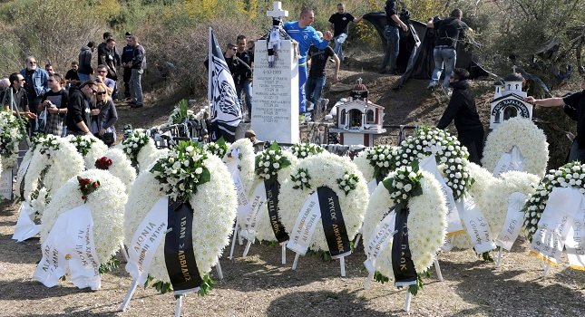 Κτηνωδία στα Τέμπη: Άγνωστοι διέλυσαν το μνημείο των έξι αδικοχαμένων φιλάθλων του ΠΑΟΚ